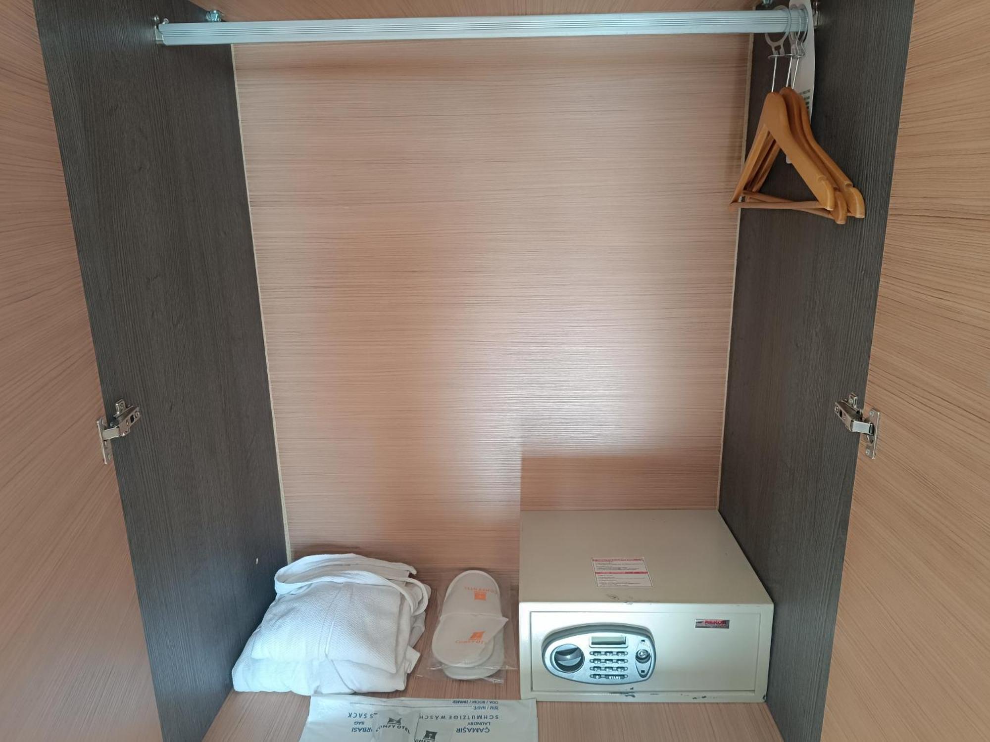 Comfy Otel Antalya Lara Bagian luar foto