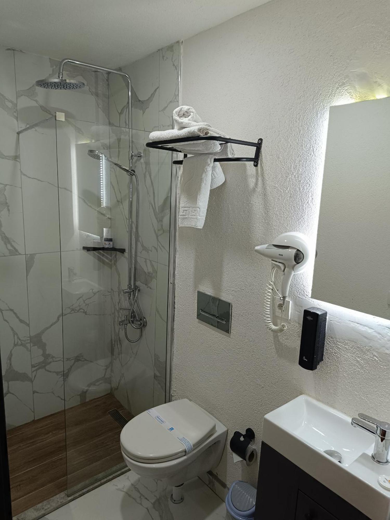 Comfy Otel Antalya Lara Bagian luar foto
